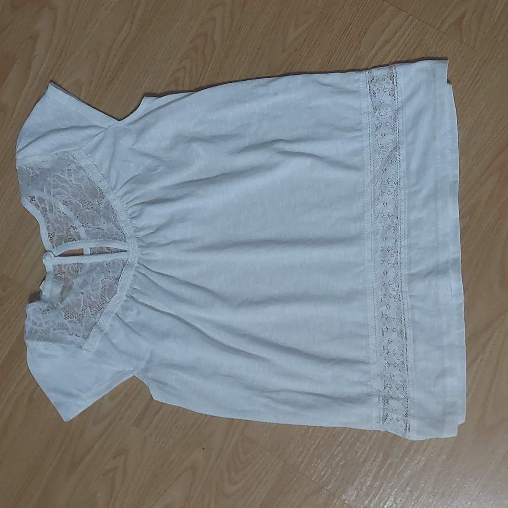 Lacy tee - Picture 4 of 9